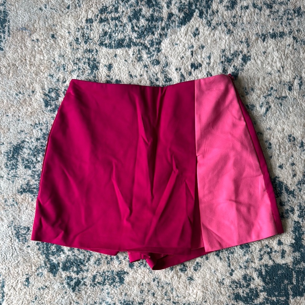Stylish Two-Tone Skort in Red and Pink